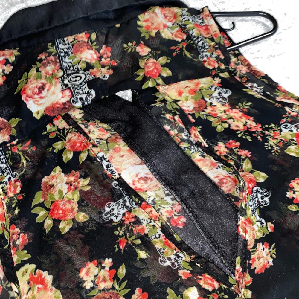 4/$20 Open back sheer collared tank button up - Picture 5 of 7